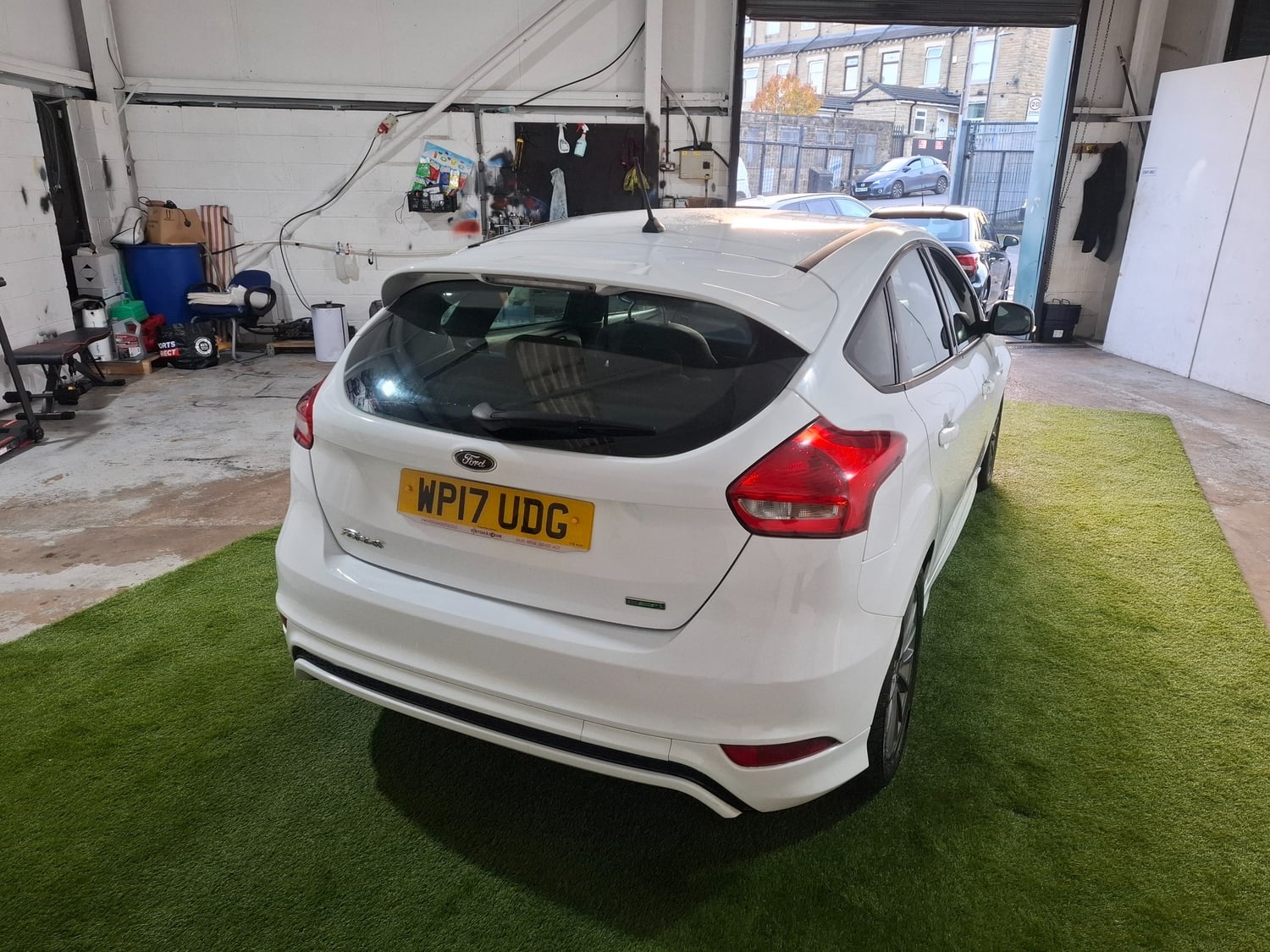 Ford Focus 2017 - Cars in Dewsbury