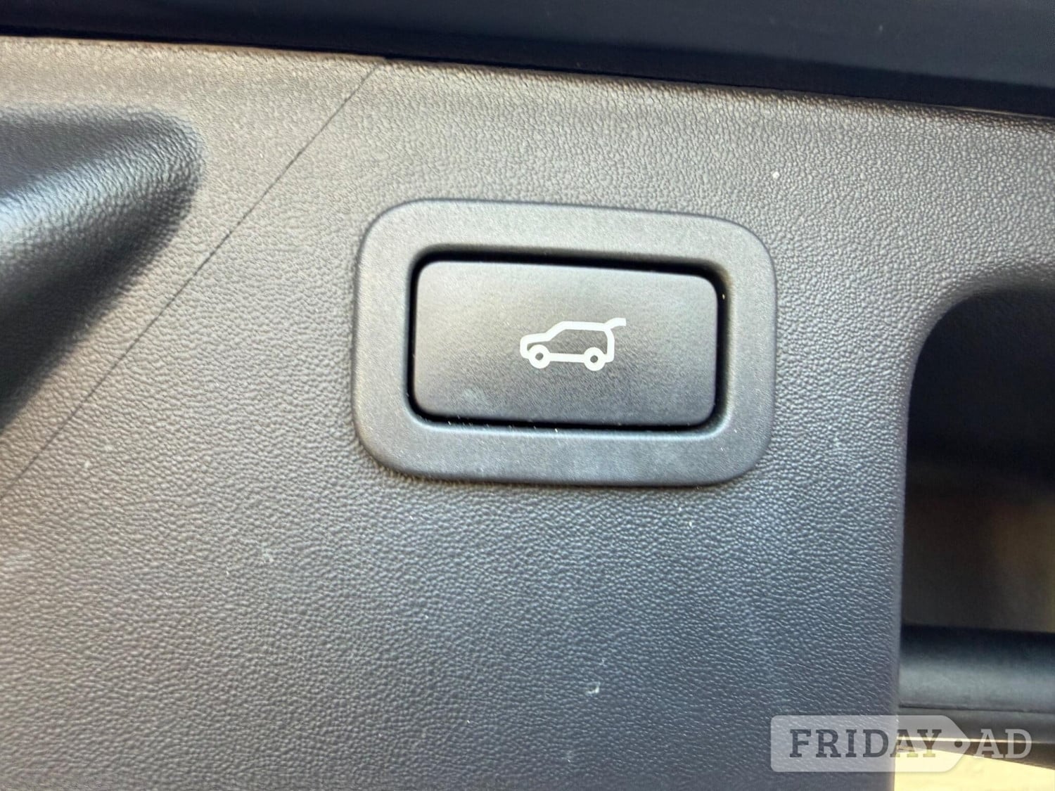 [ berth ]Land Rover Discovery Sport