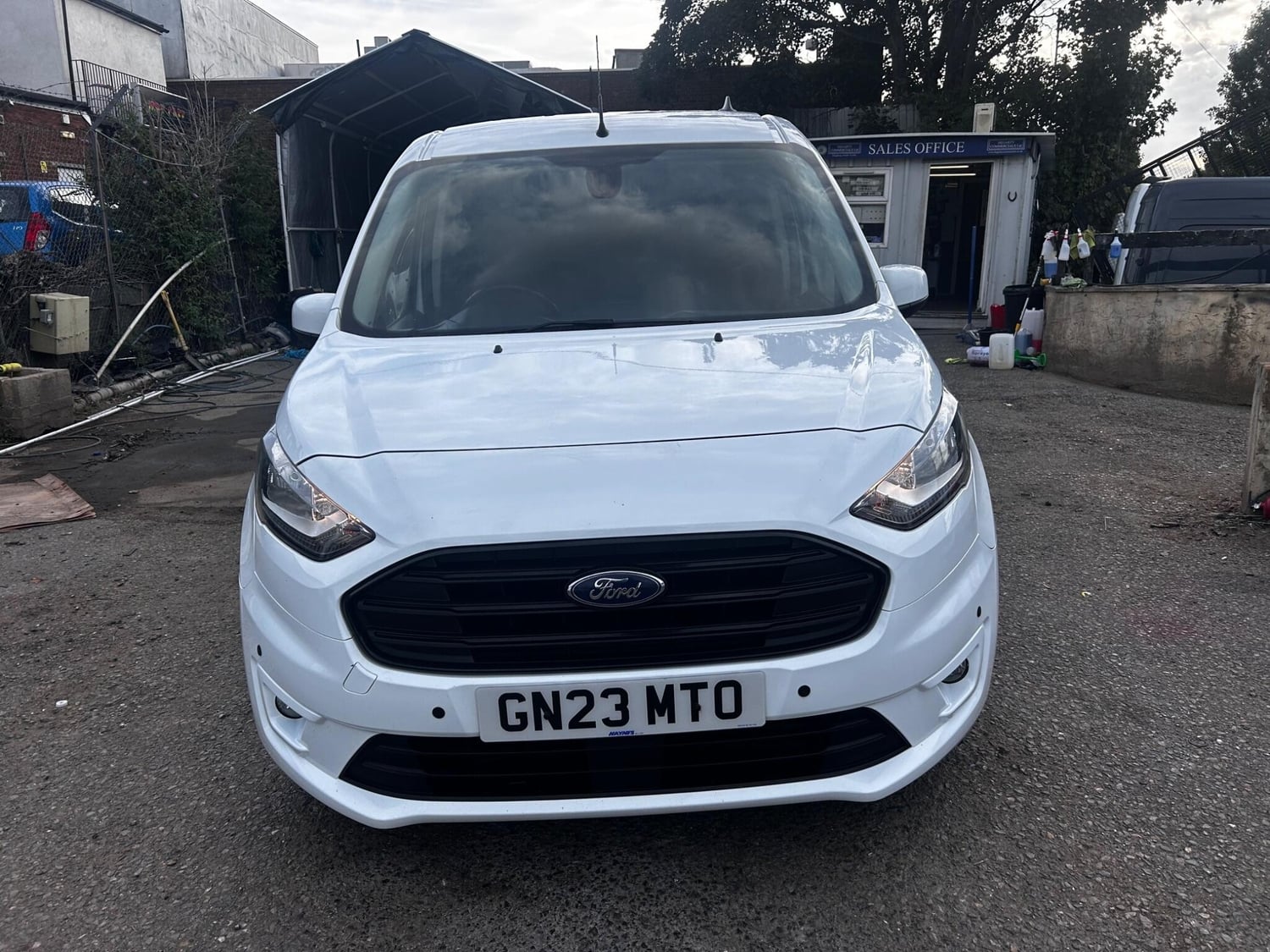 [ berth ]Ford Transit Connect