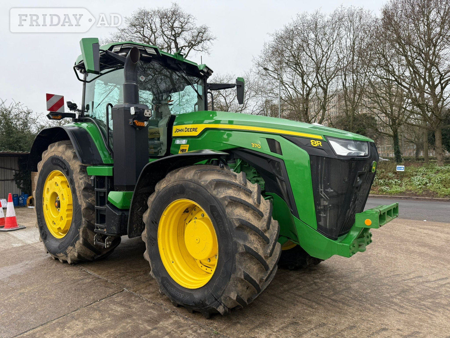 [ berth ]John Deere 8R 370