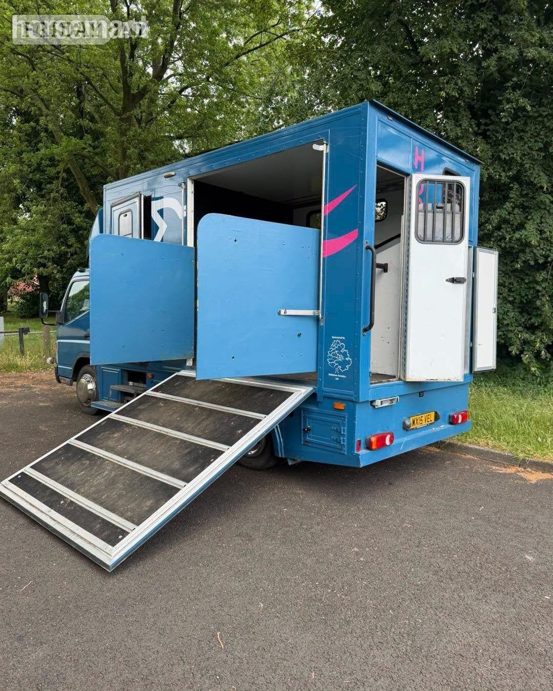 Other Compact Mitsubishi Fuso Horsebox - Trailers & Horseboxes