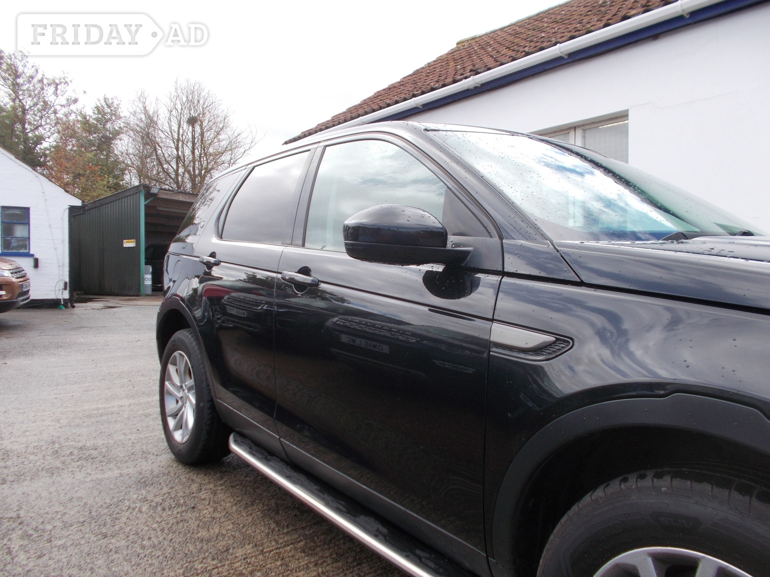 [ berth ]Land Rover Discovery Sport