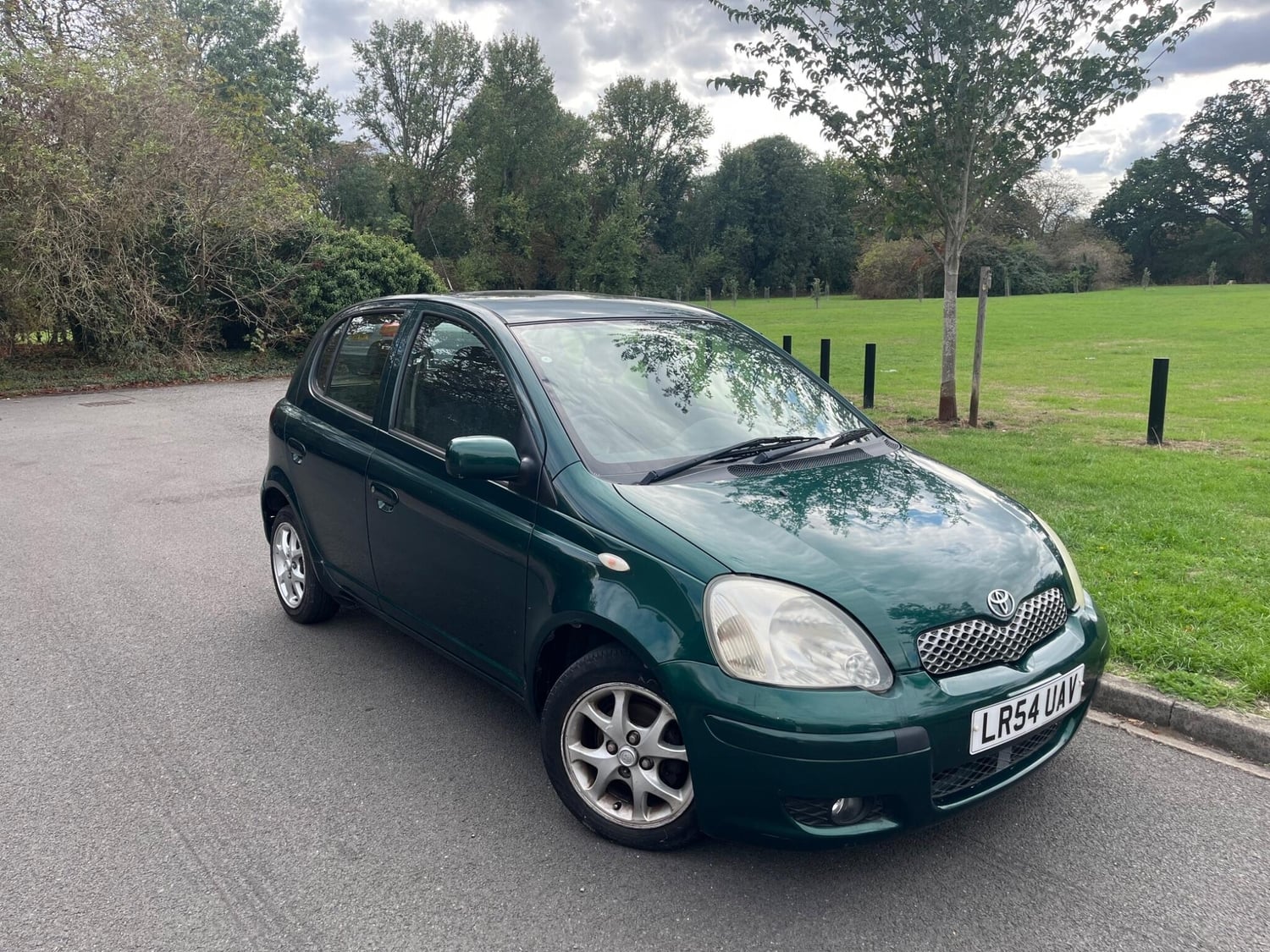 Toyota Yaris 2004 in Bedford