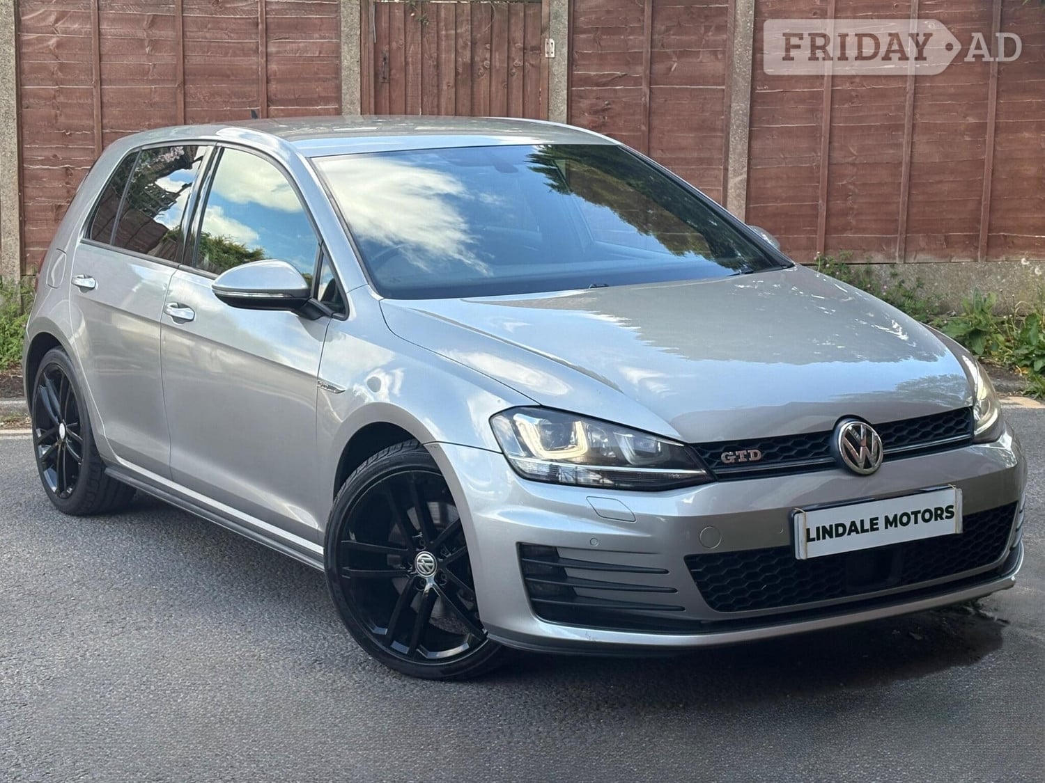 Volkswagen Golf 2016 in Oldham