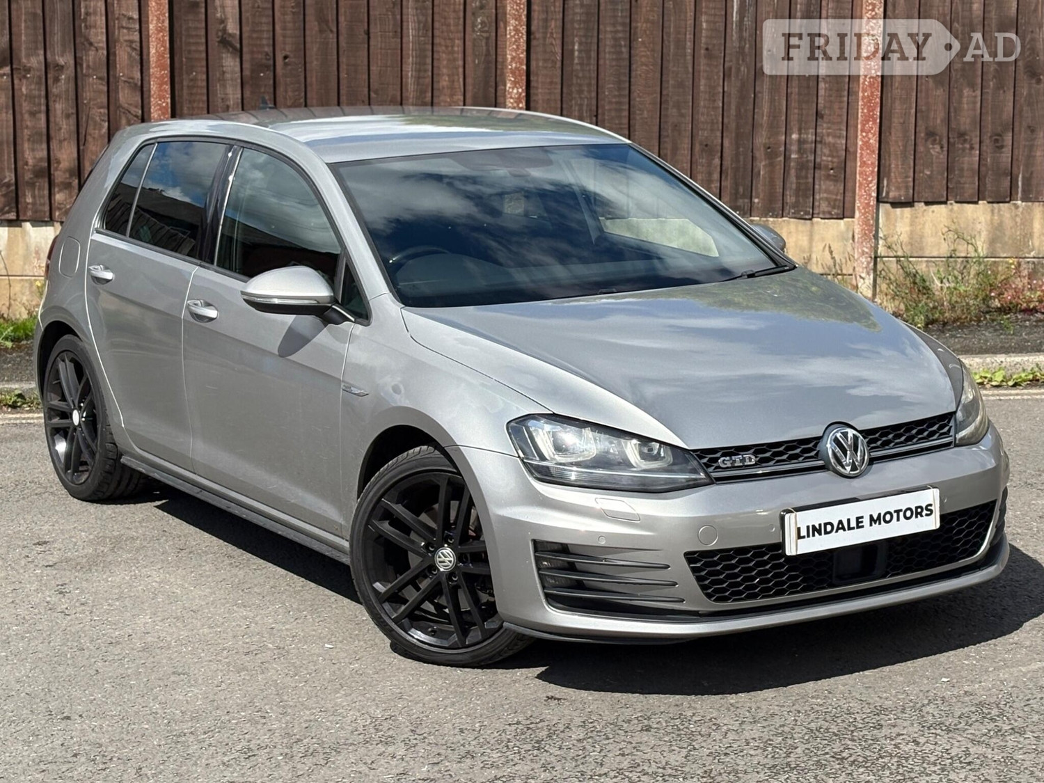 Volkswagen Golf 2016 in Oldham