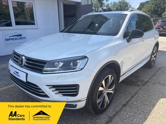 2015 Volkswagen Touareg 3.0 TDI V6 BlueMotion Tech R-Line Tiptronic 4WD Euro 6 (s/s) 5dr