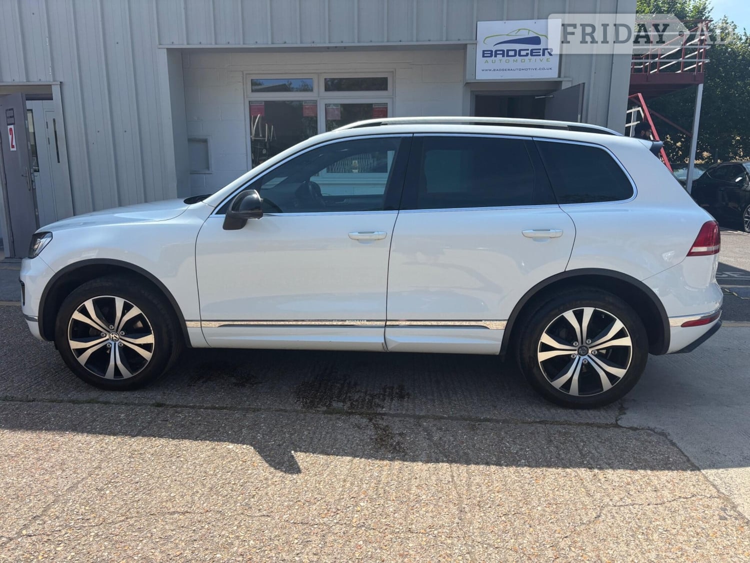 2015 Volkswagen Touareg 3.0 TDI V6 BlueMotion Tech R-Line Tiptronic 4WD Euro 6 (s/s) 5dr - Cars in Uckfield