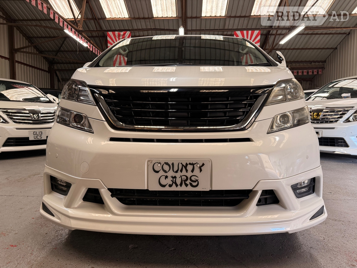 Toyota Vellfire 2010 - Cars