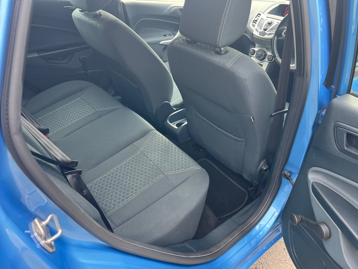 Ford Fiesta 2010 - Cars