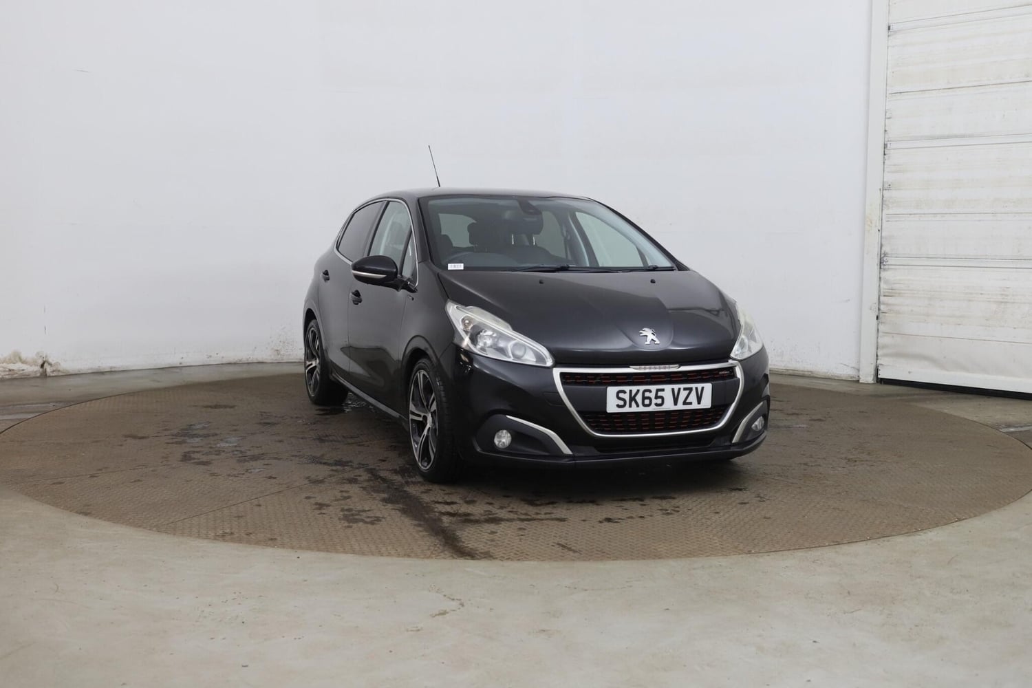 [ berth ]Peugeot 208