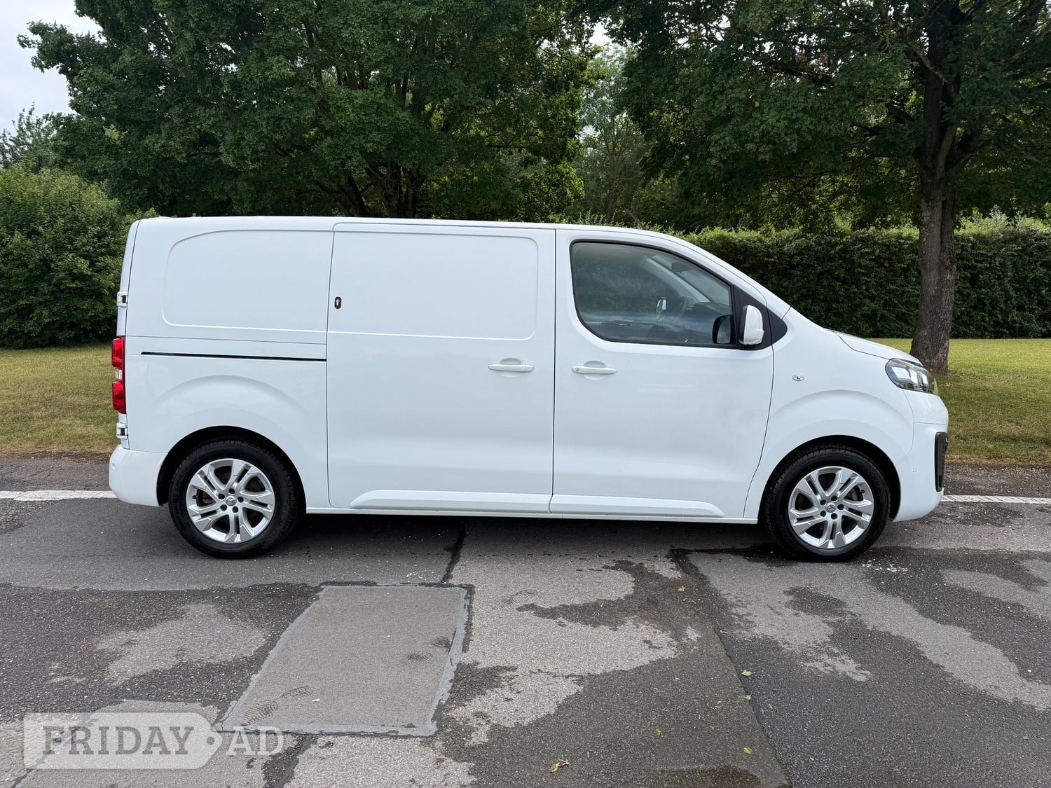Vauxhall Vivaro 2021 - Vans & Commercial Vehicles in Chertsey