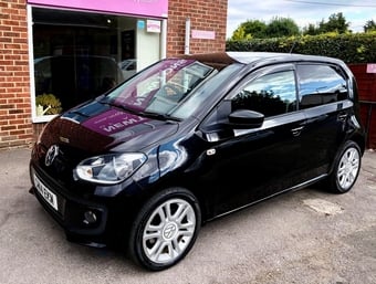 Volkswagen UP! 2025