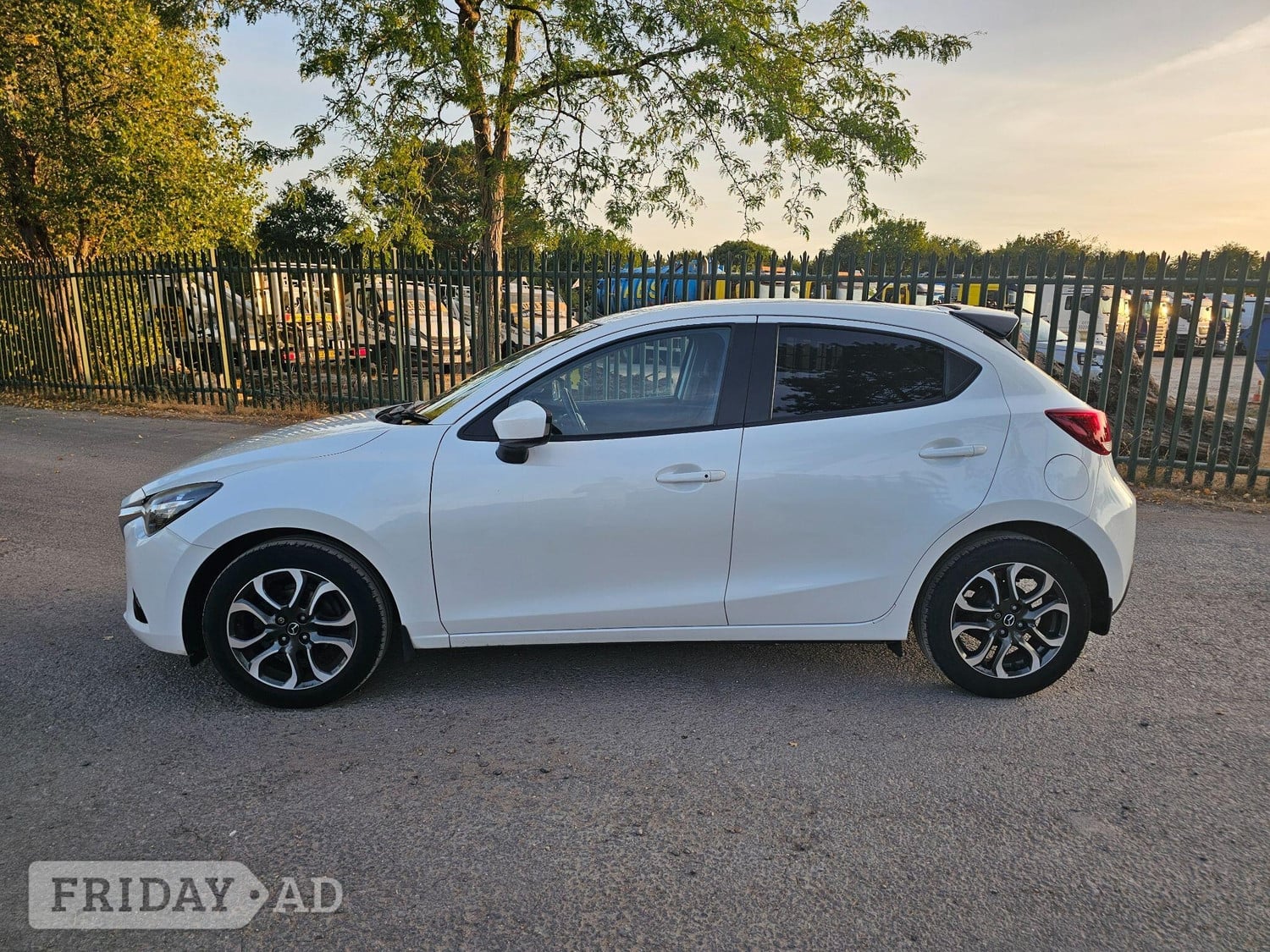 Mazda Mazda2 2016 - Cars