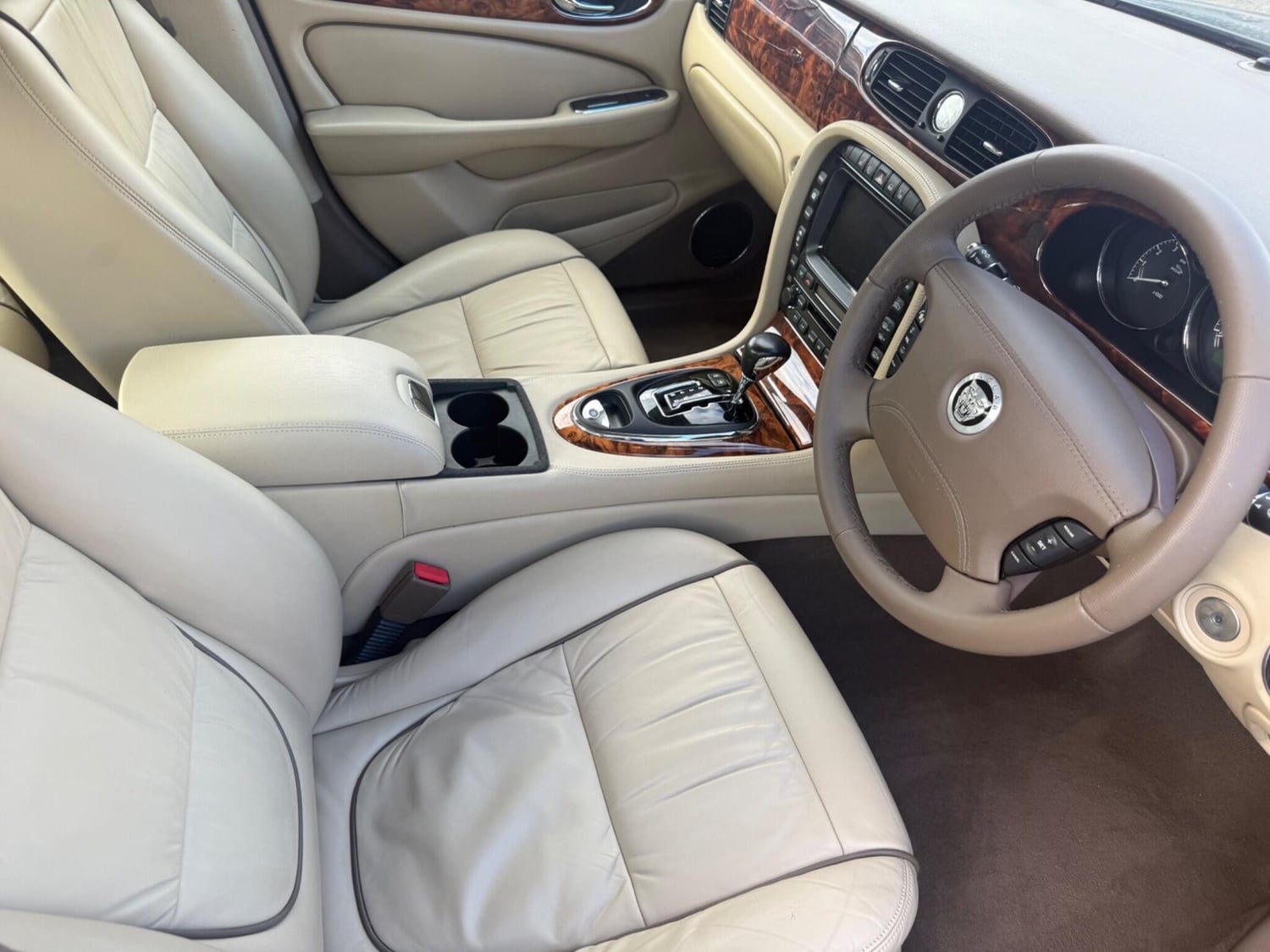 Jaguar XJ 2008 - Cars