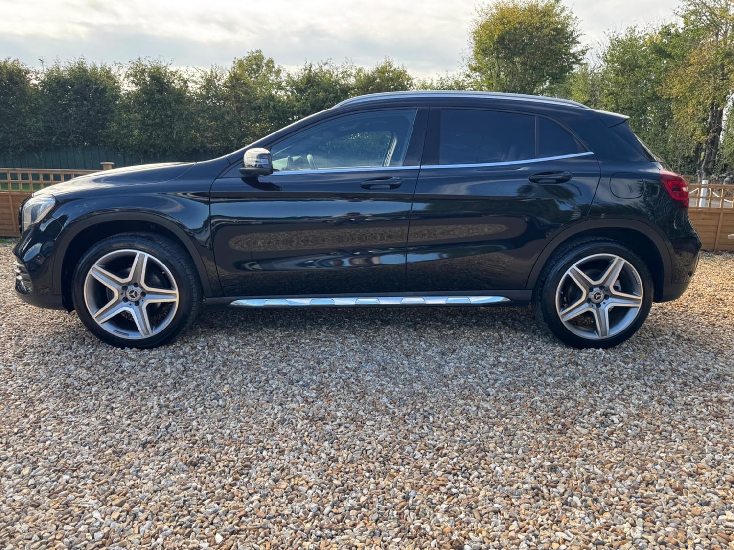 Mercedes-Benz GLA 2017 - Cars