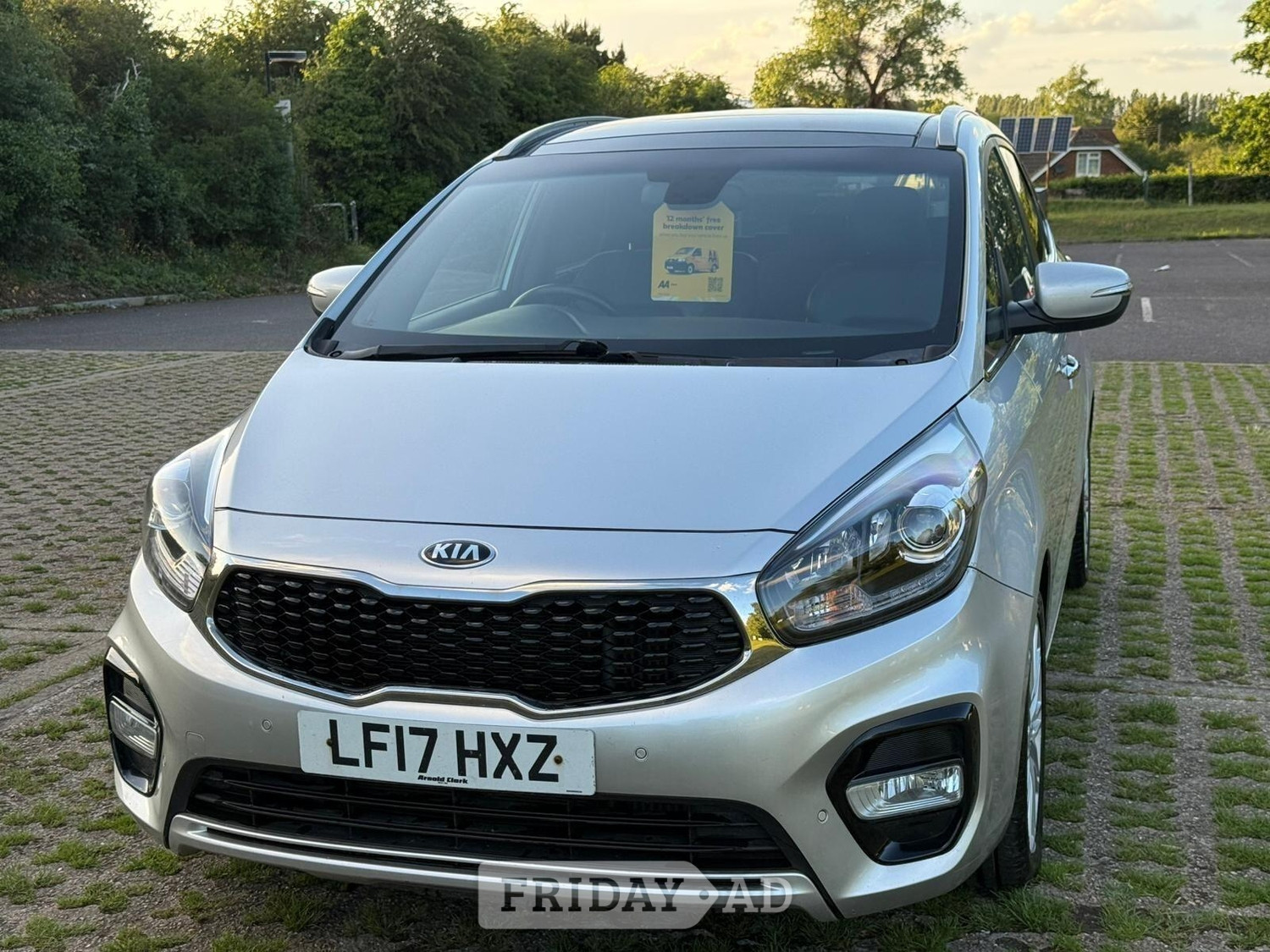 Kia Carens 2017 - Cars in Swanley