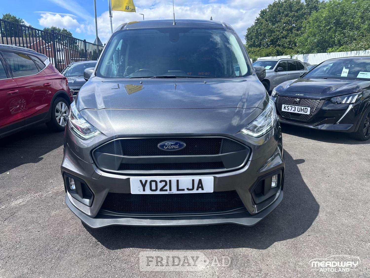 [ berth ]Ford Transit Connect