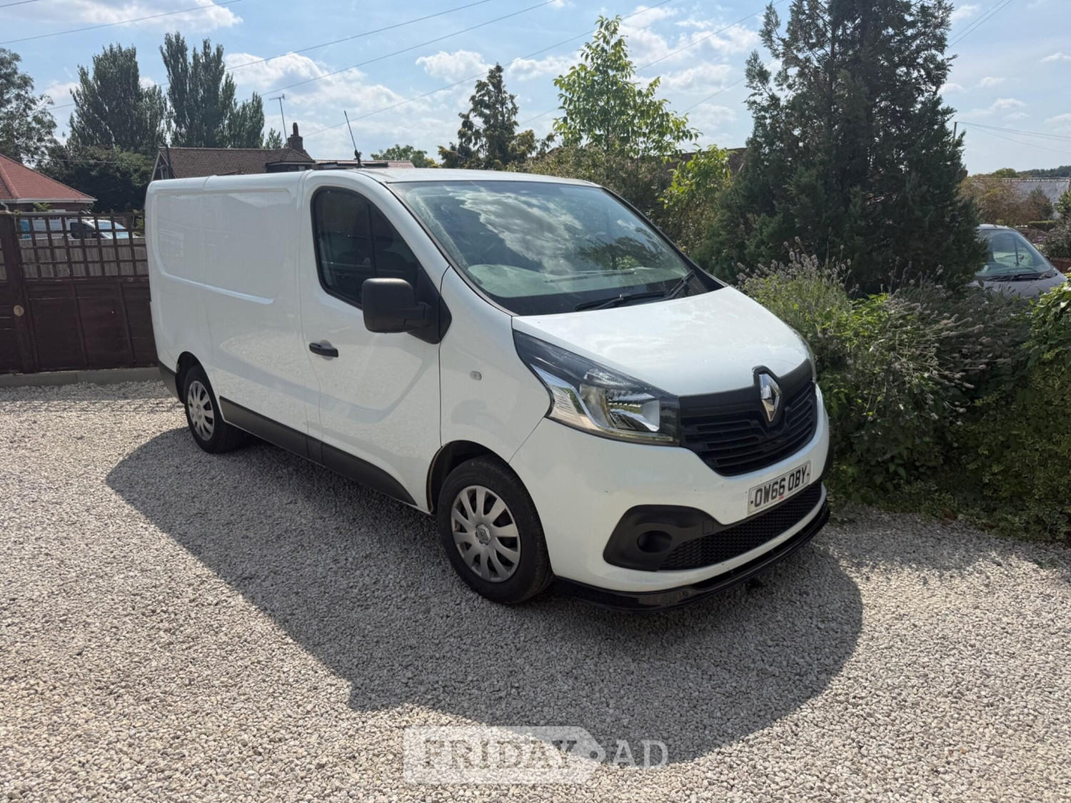 Renault Trafic 2017 in Bourne End