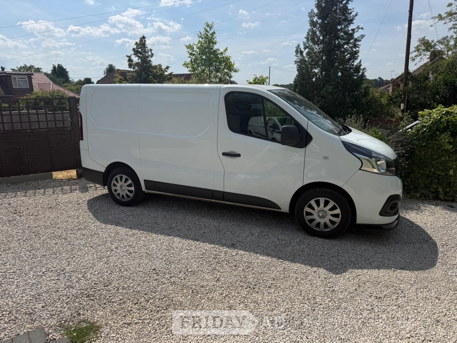 Renault Trafic 2017 - Vans & Commercial Vehicles in Bourne End