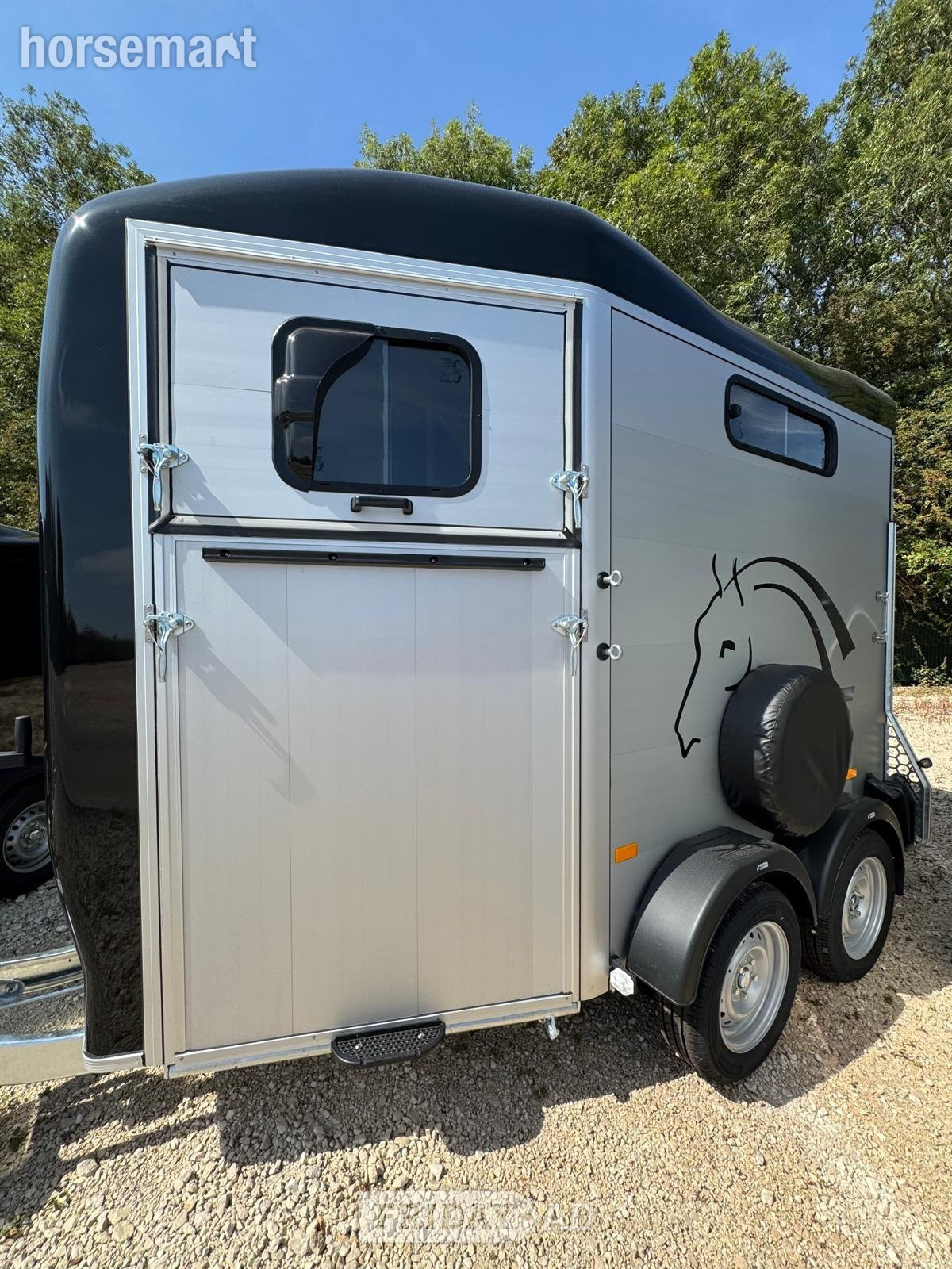 Cheval Liberte Touring Country  Horse Trailer in Epworth