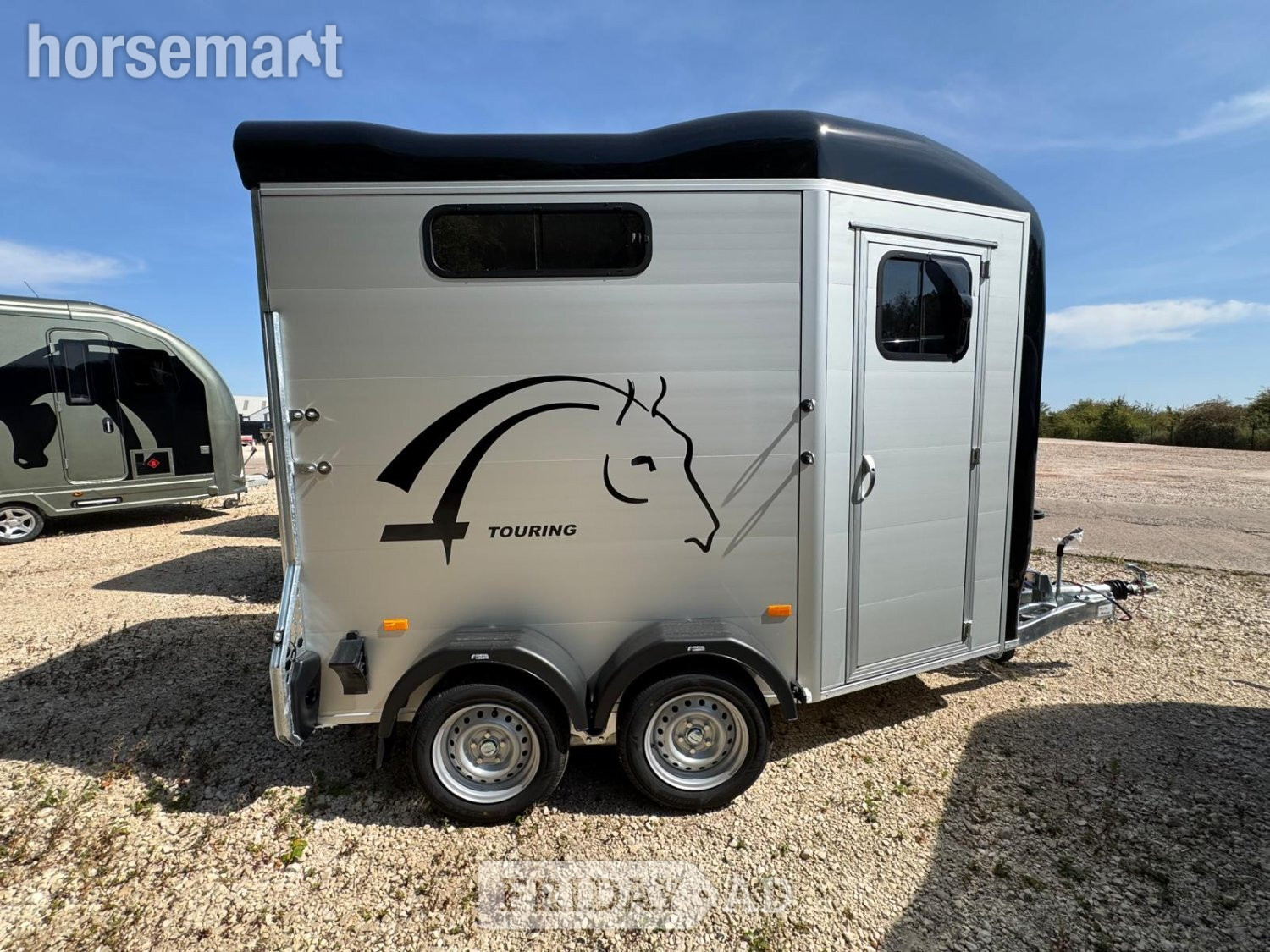 [ berth ]Cheval Liberte Touring Country
