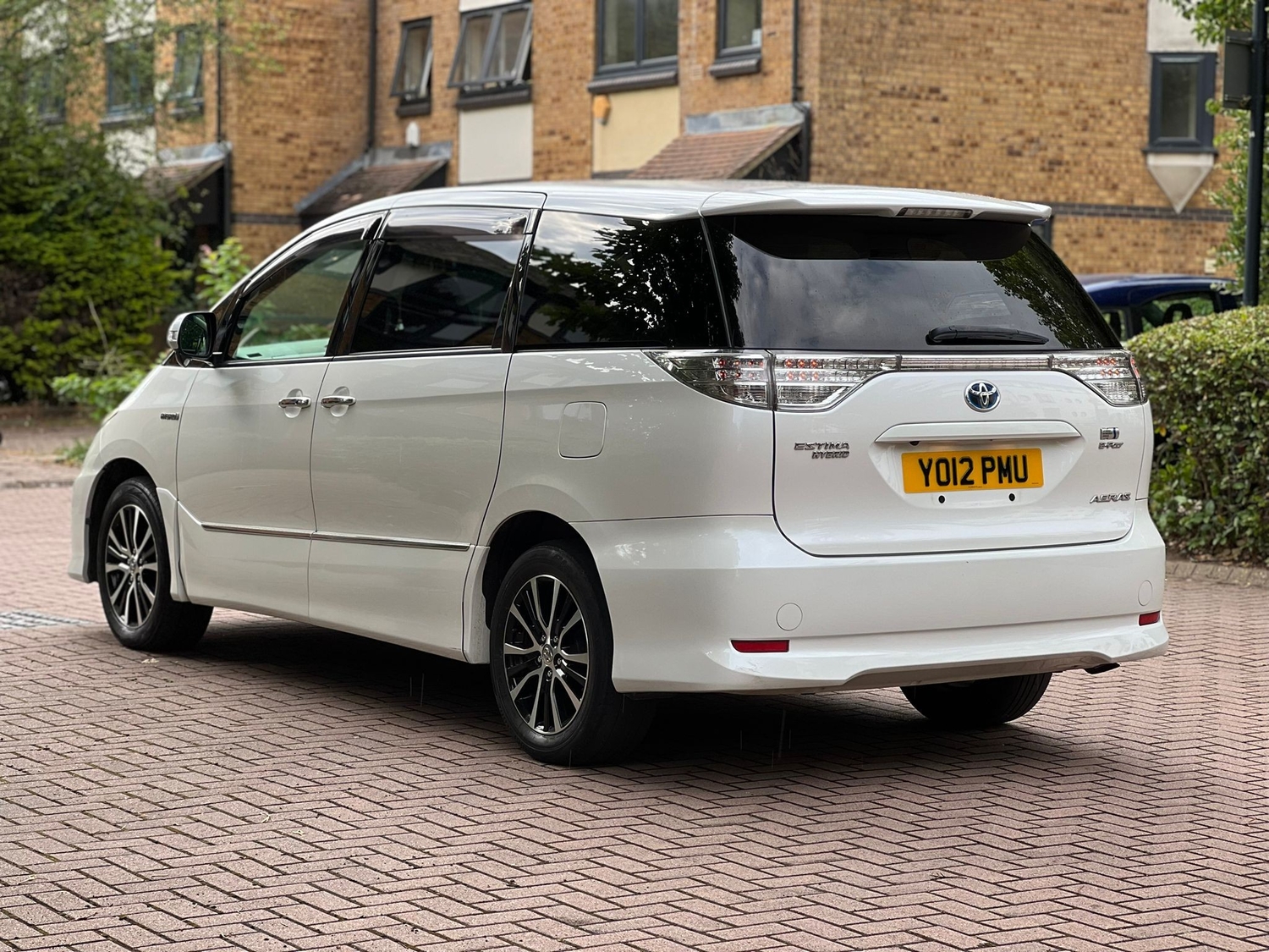 Toyota Estima 2012 - Cars in London