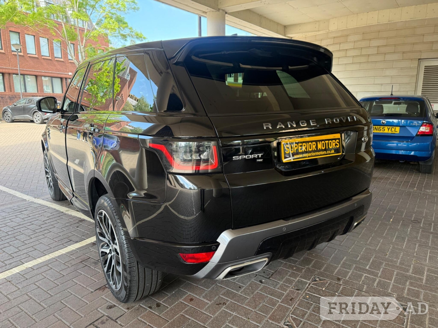Land Rover Range Rover Sport 2021 - Cars in Staines