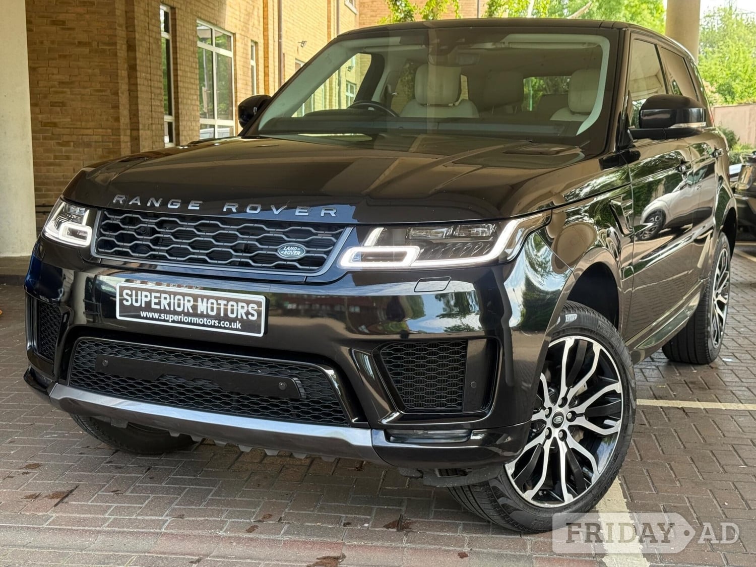 [ berth ]Land Rover Range Rover Sport
