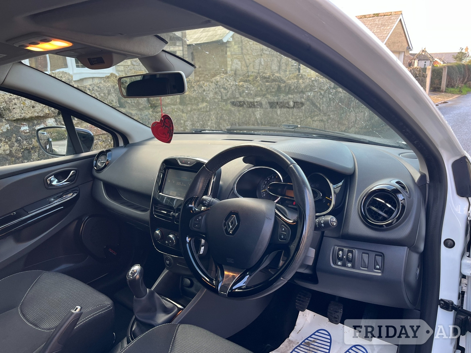 Renault Clio 2013 - Cars in Newport