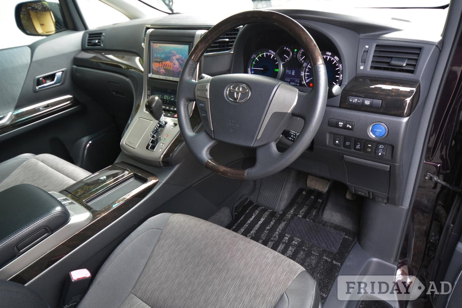 Toyota Vellfire Chingford