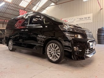 Toyota Vellfire 2013