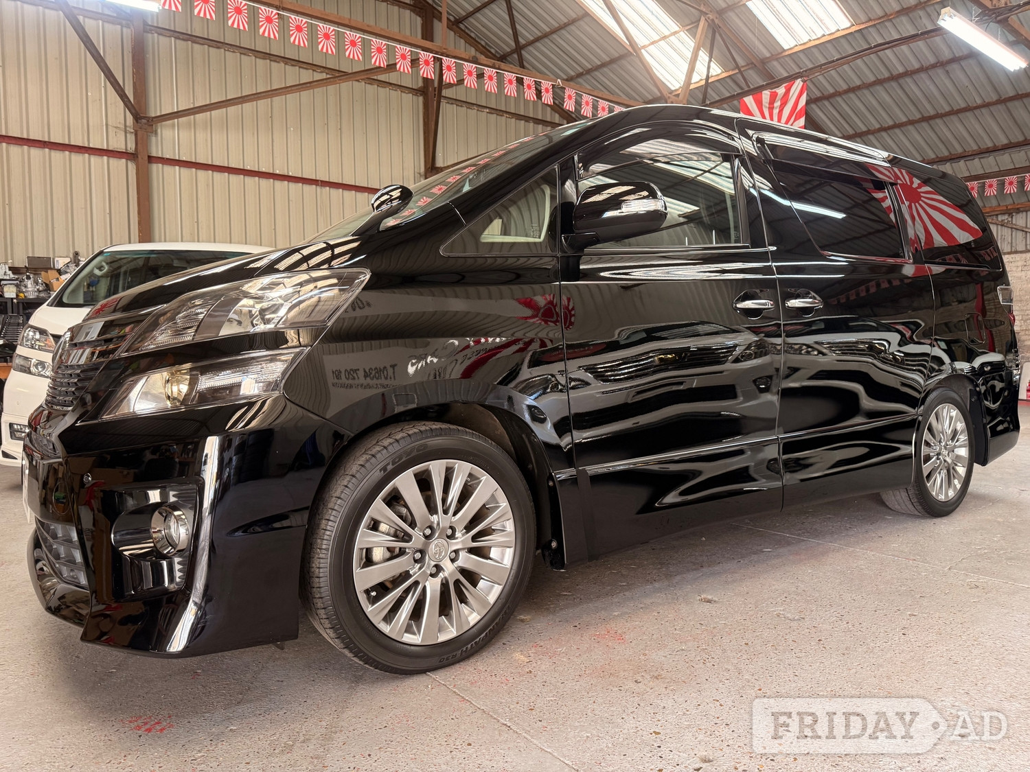 Toyota Vellfire 2013 - Cars in Rochester