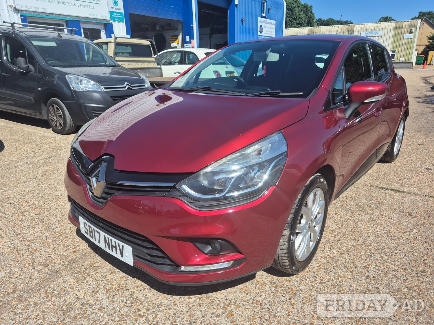 [ berth ]Renault Clio
