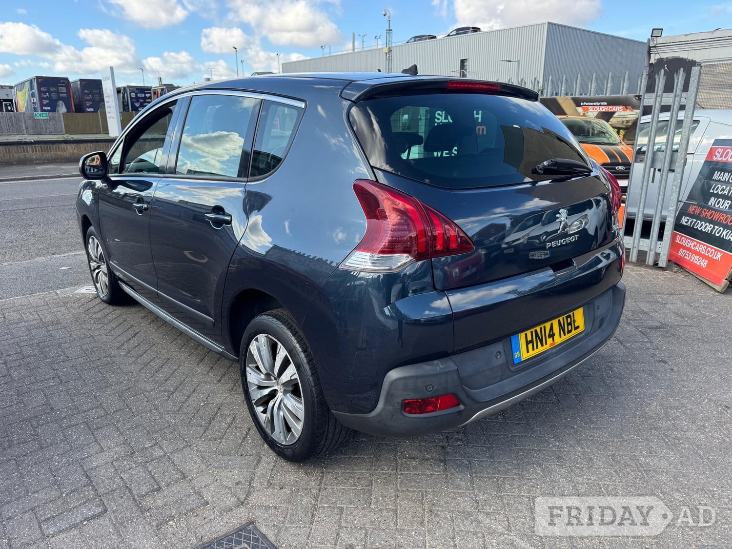 [ berth ]Peugeot 3008