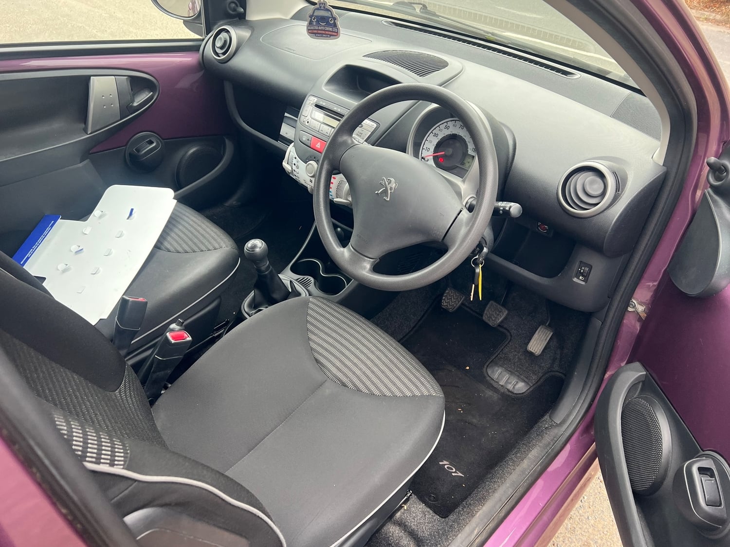 Peugeot 107 2013 - Cars in Horley
