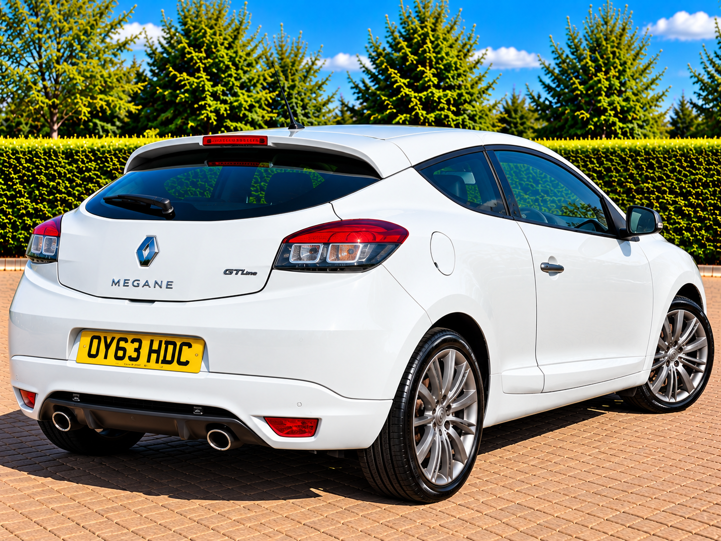 Renault Megane 2013 - Cars in Luton