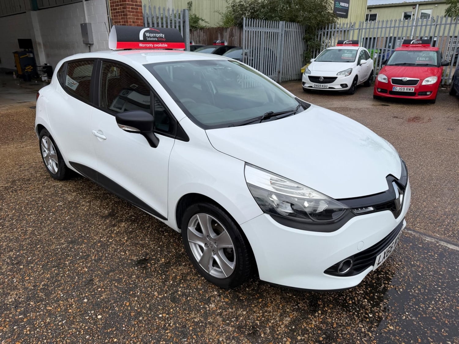 Renault Clio 2016 - Cars in Tonbridge