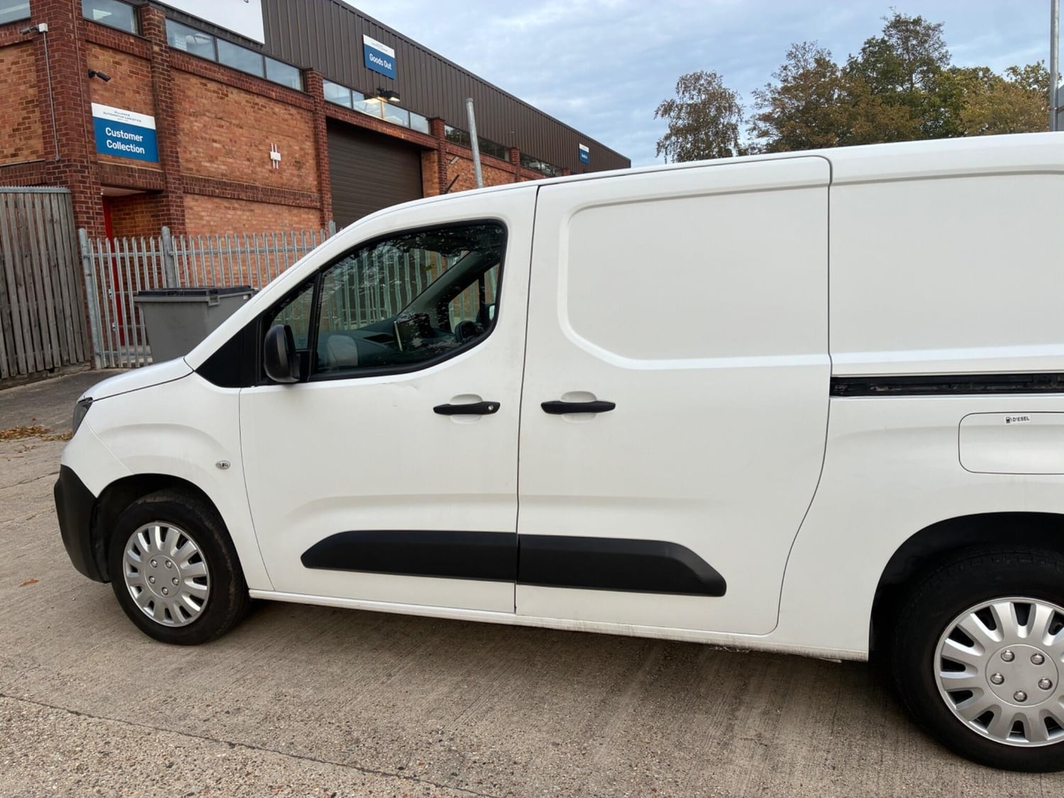 Peugeot Partner 2021 - Vans & Commercial Vehicles in Reading