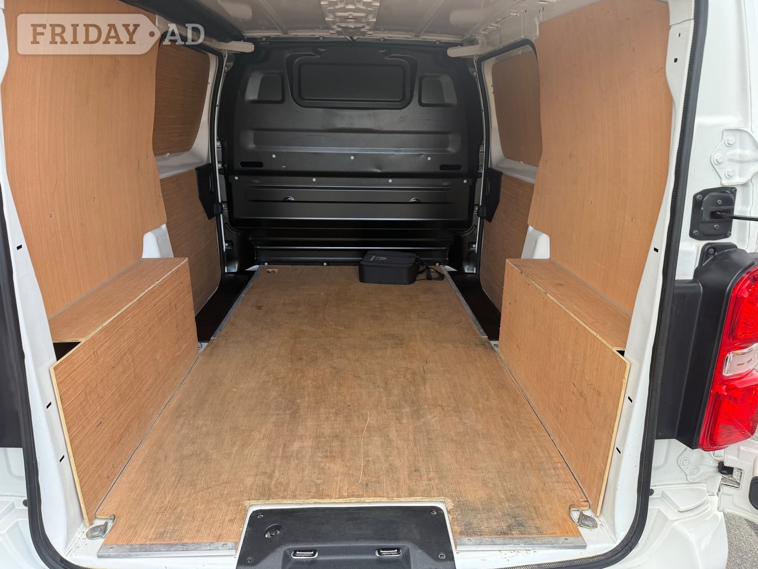 Vauxhall Vivaro 2021 - Vans & Commercial Vehicles in Chertsey
