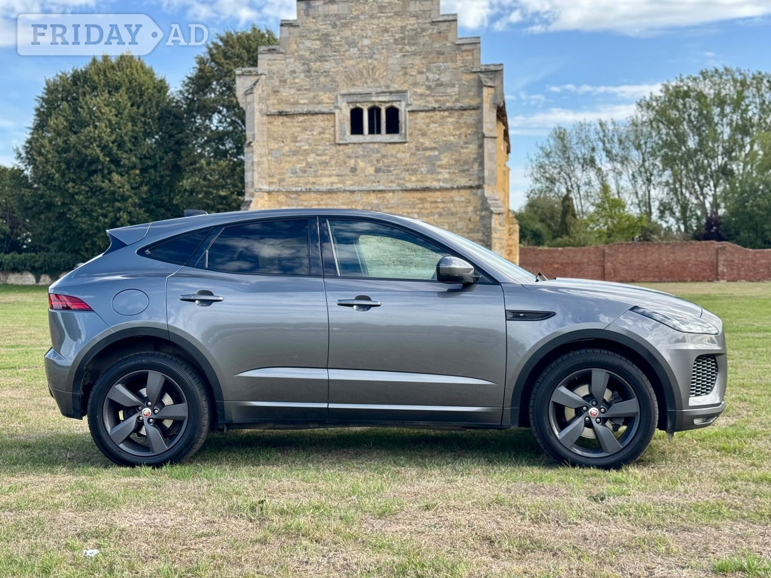 [ berth ]Jaguar E-Pace