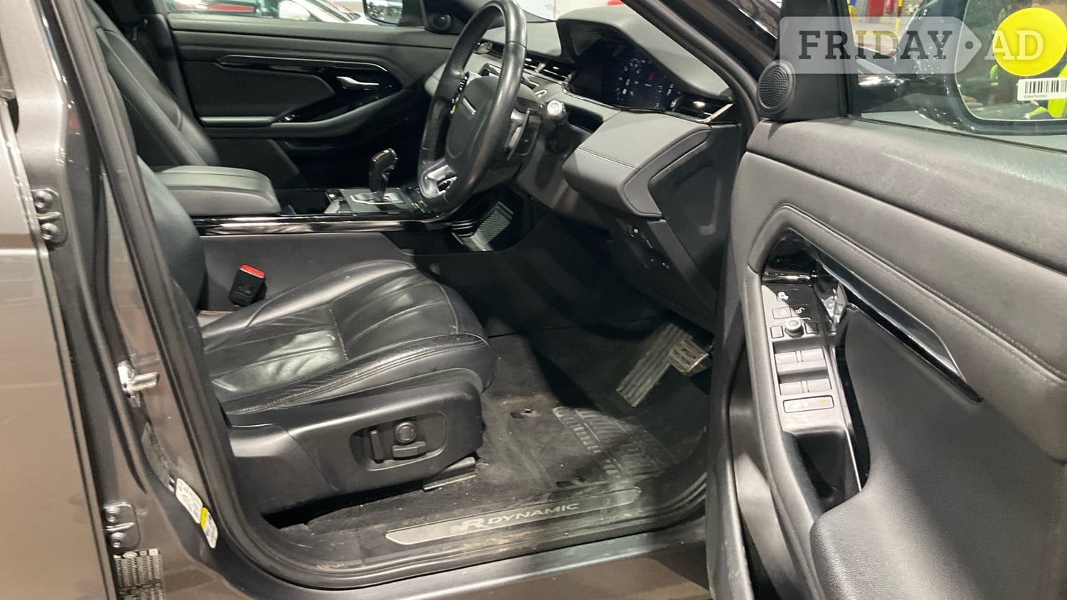 [ berth ]Land Rover Range Rover Evoque