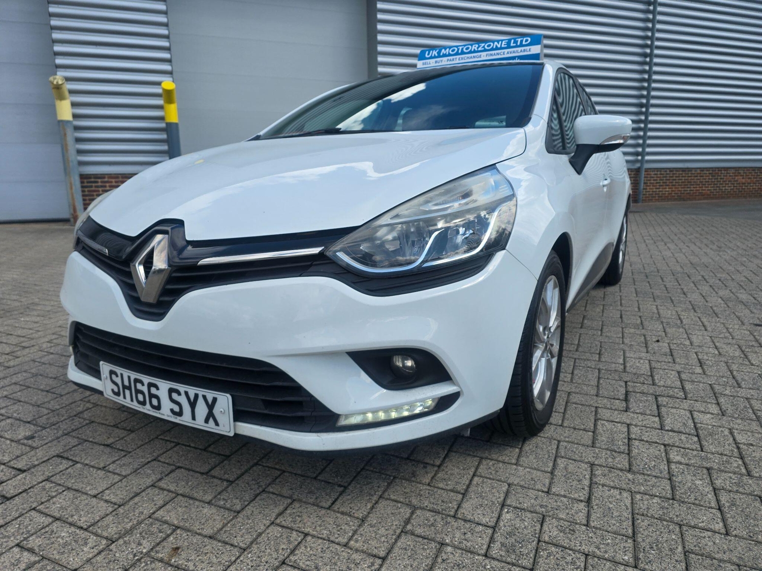 [ berth ]Renault Clio