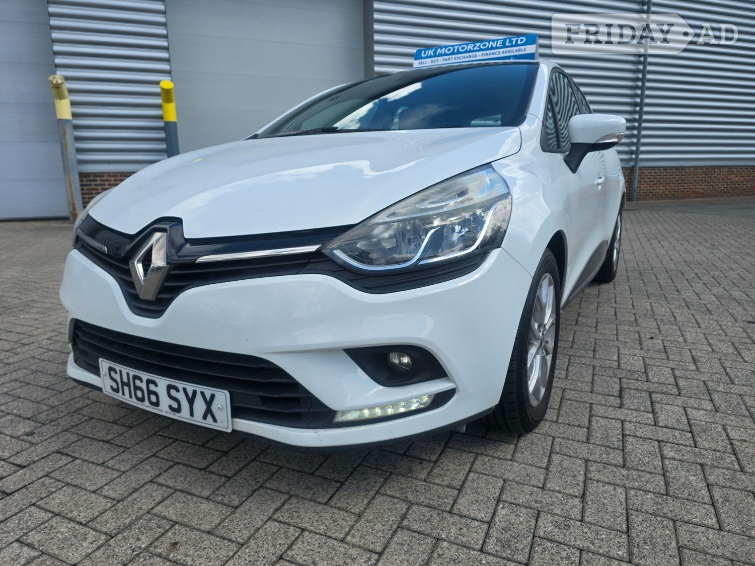 [ berth ]Renault Clio
