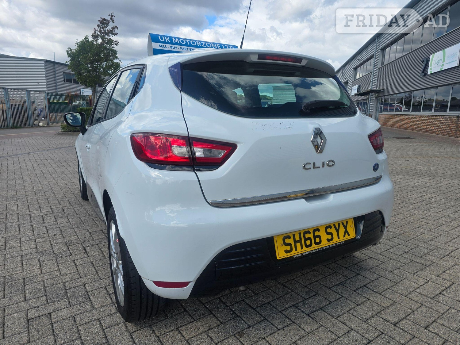 Renault Clio 2016 - Cars