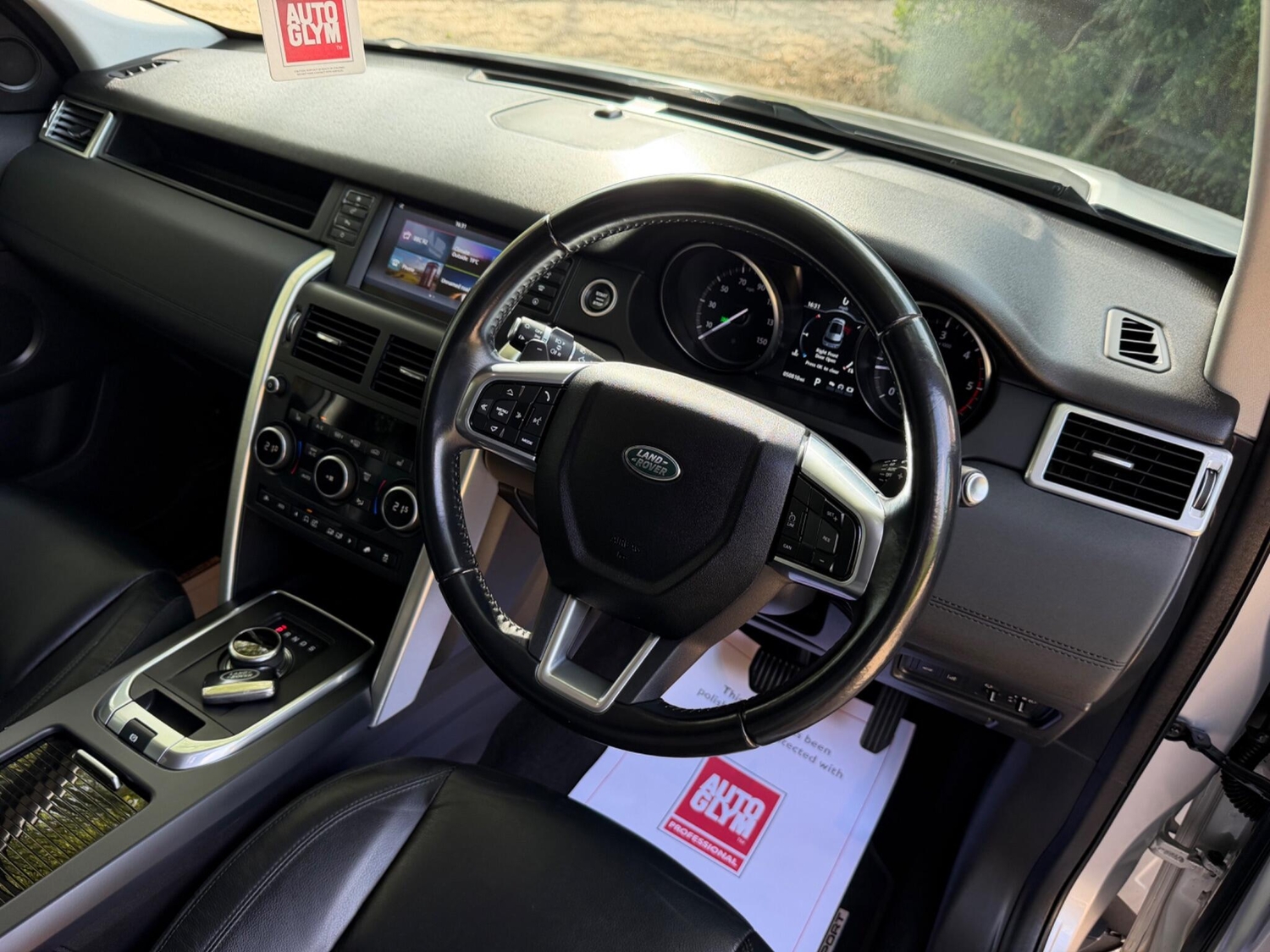 [ berth ]Land Rover Discovery Sport