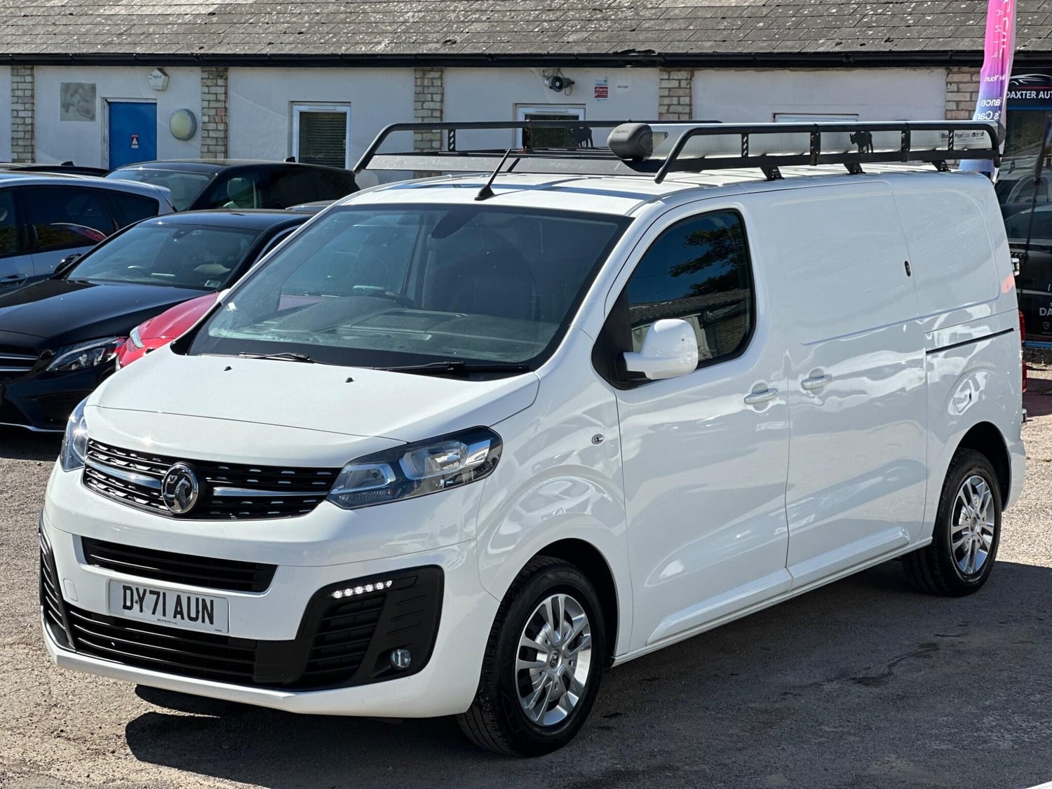 [ berth ]Vauxhall Vivaro