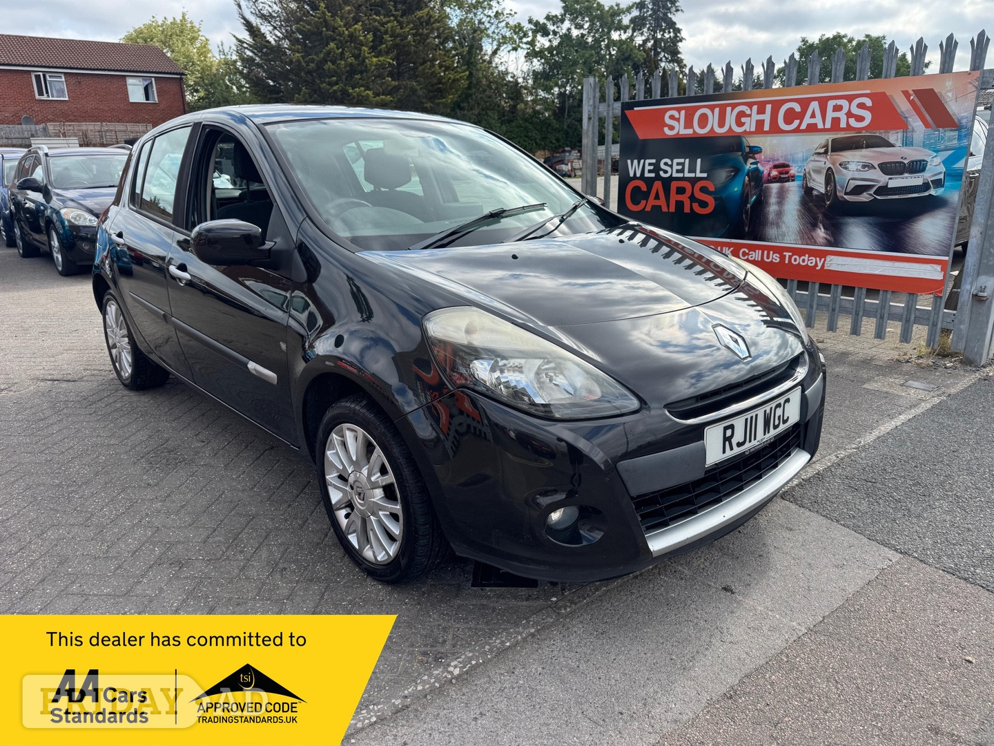 Renault Clio 2011 in Slough