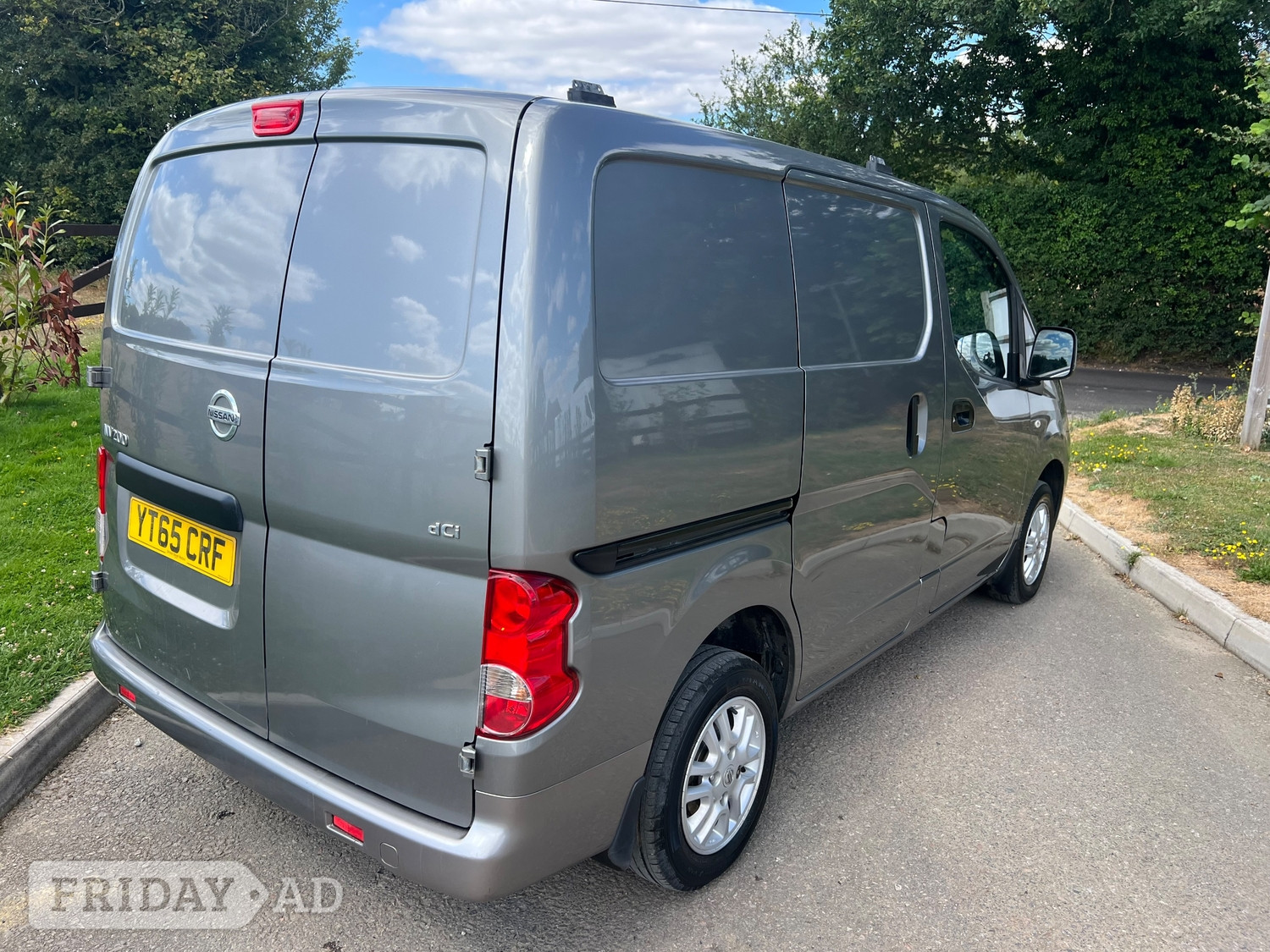 [ berth ]Nissan NV200