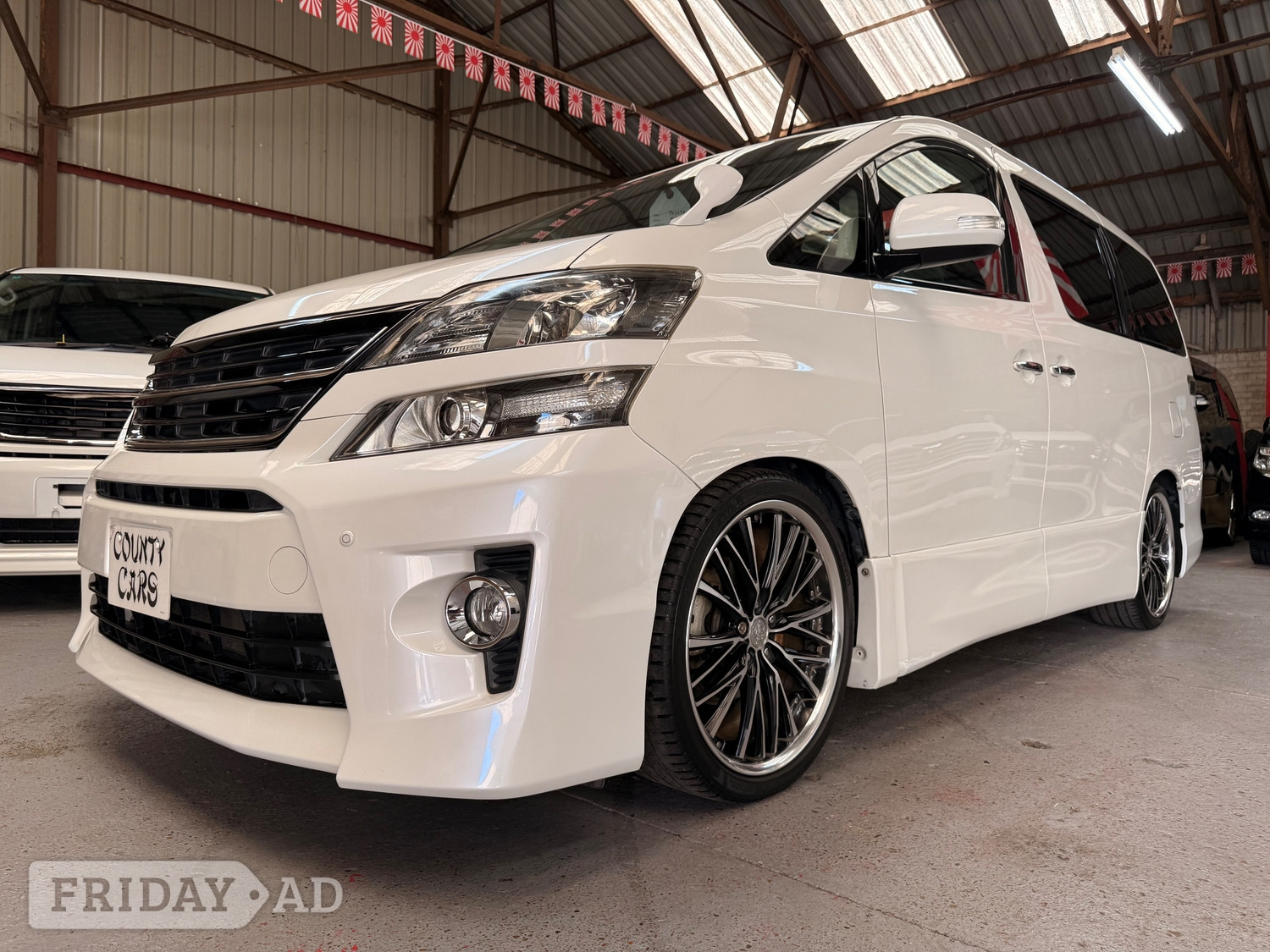 Toyota Vellfire 2014 - Cars