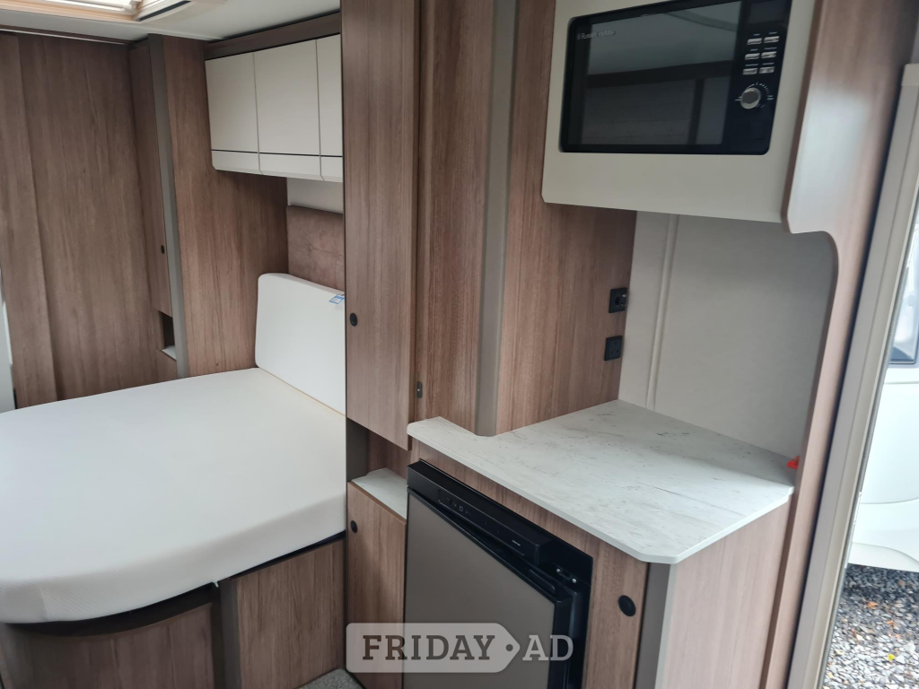 [4 berth ]Coachman Acadia 575